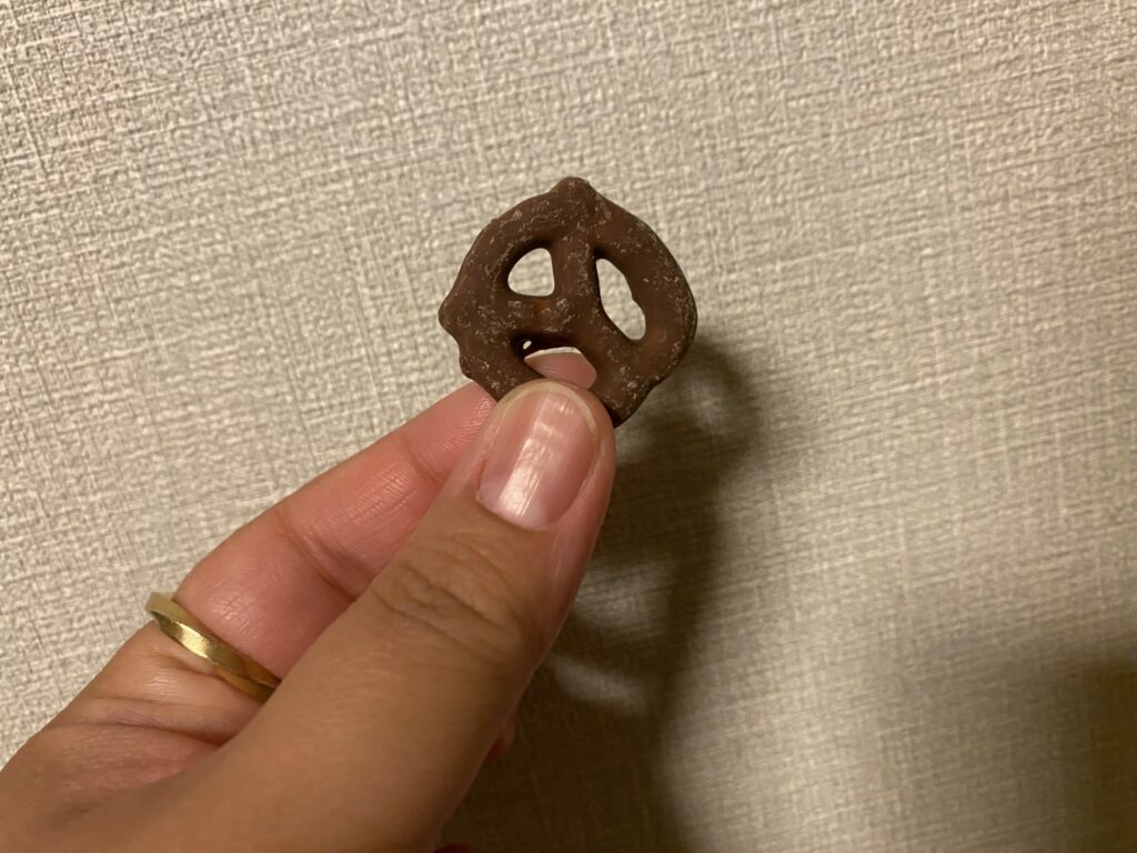 ブルボンプレッツェルショコラ2
